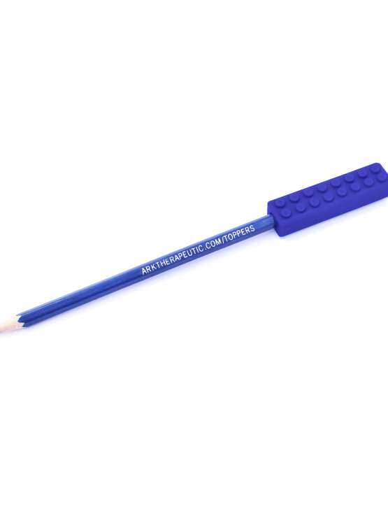 Brick stick bidetop i moerkeblaa paa blyant