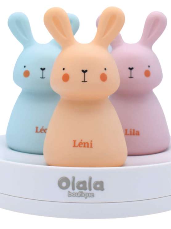 Kanintrio natlampe i tre farver fra Olala Boutique med alle kaniner på basen