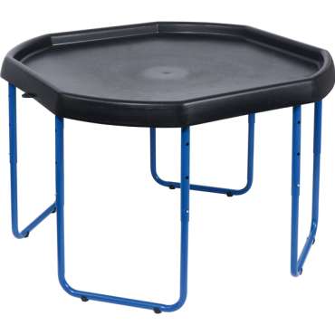 Tuff tray sanselegebord med sort bakke og blåt stel – ideelt til kreativ og sansestimulerende leg


