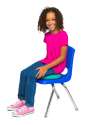 Pige sidder på stol med Bouncyband Wiggle seat 27 cm i turkis
