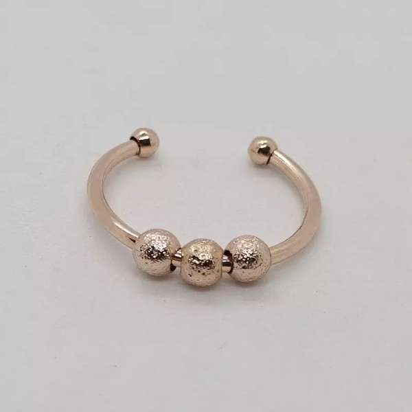Anxiety ring i rose gold med multifarvede perler – justerbar ring

