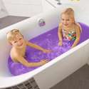 Børn leger i badekar med Smelli Gelli baff i lilla med bubblegum duft