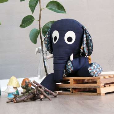 Elefanten William sansemotorisk legetøj fra Koko-Nora