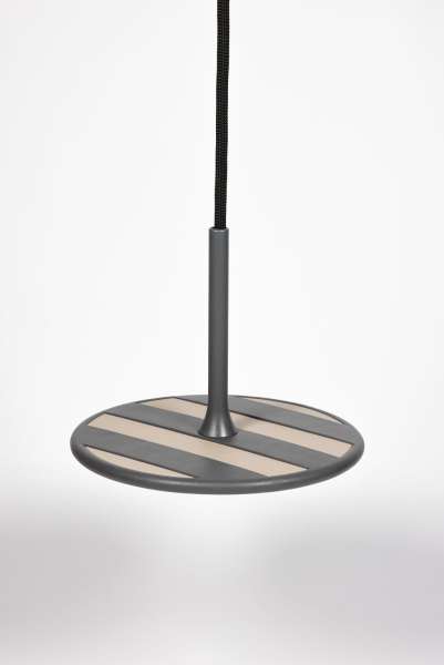 SwnX fodgynge Skole One med rund plade og ophæng – aktiv siddeplads til skolebrug

