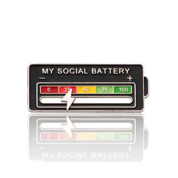  My Social Battery pin med tal – badge der viser energiniveau fra lav til høj

