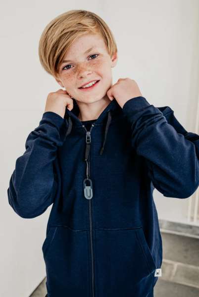 Dreng bruger Chewy Fidget – støtte til koncentration

