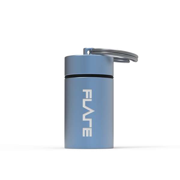 Flare Capsule stor blå med nøglering – stilrent design


