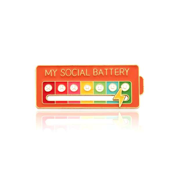 My Social Battery pin orange – farverigt badge med indikator

