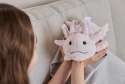 
Barn med pink axolotl Warmies – varmende sansebamse til ro og afslapning

