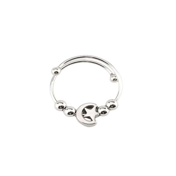 Fidgetring med måne – elegant ring med bevægelig detalje

