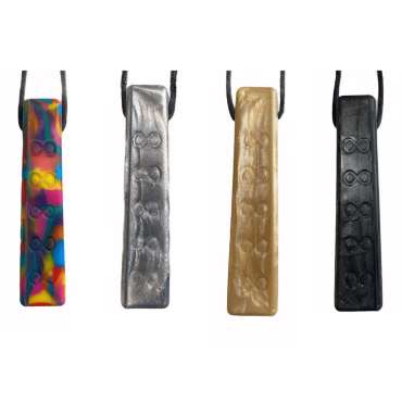 Infinity Pendant tyggehalskæde i flere farver – sansesmykker til børn og voksne

