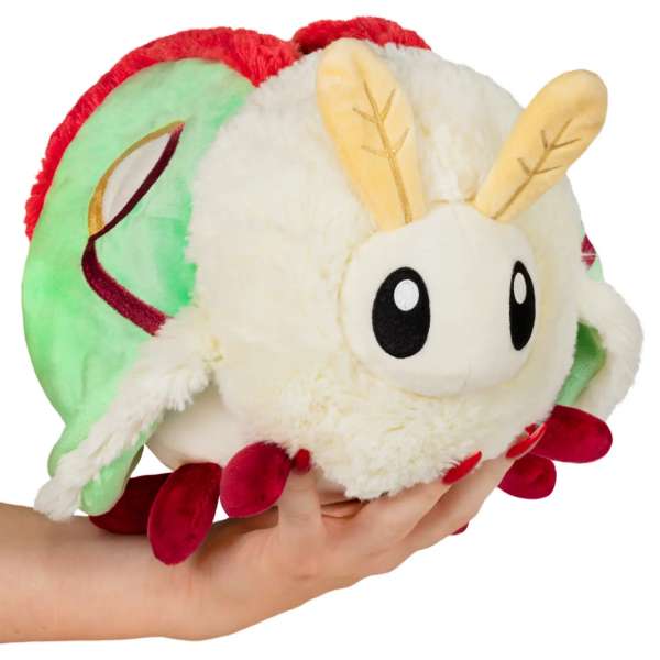 Luna-møl bamse på hånd – blød og farverig insektbamse med store vinger

