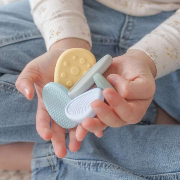 Barn holder bekymringssten – små fidgets til ro og fokus

