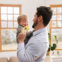 Baby bruger ARK Donut Baby Chew Ring – bidering til lindring af gummer og sanselig stimulering


