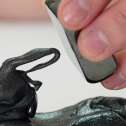 Crazy Aaron’s Strange Attractor putty i brug – magnetisk slim til kreativ og sanselig udforskning

