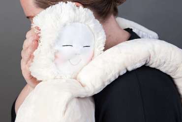 Demensdukken Hug by Laugh – vareprøve