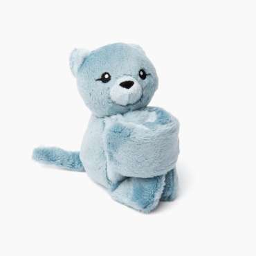 Hug Baby Frankie vist stående med blød krop og tøj i neutrale farver