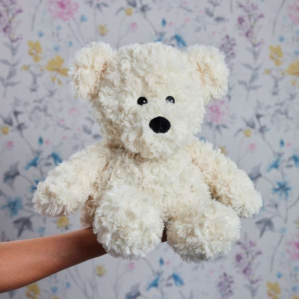 Sansebamse Warmies® bjørn, cremefarvet – sensorisk bamse med lavendelduft og varmende effekt.

