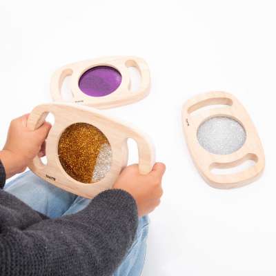 Barn holder tickit glitter panel – sanseredskab til visuel stimulering og hånd-øje-koordination


