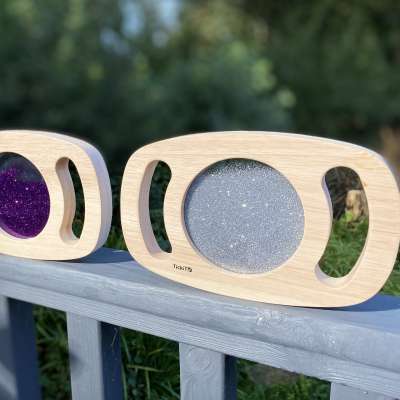tickit glitter paneler udendørs – sanselige paneler til leg med lys og farver

