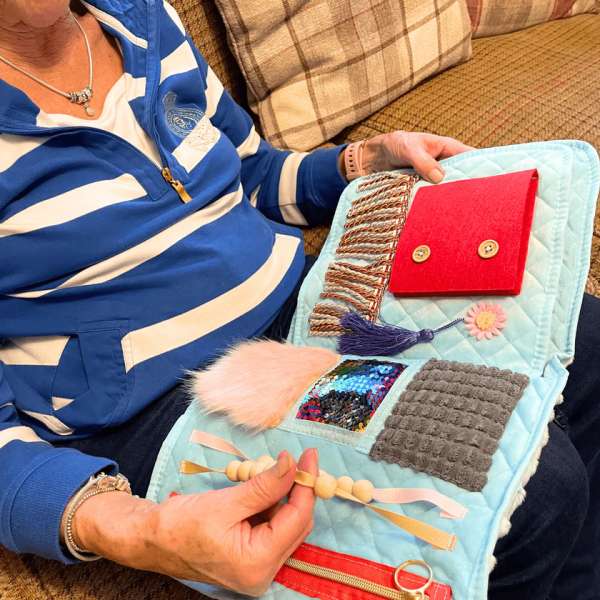 Fidget- og sansebog til seniorer