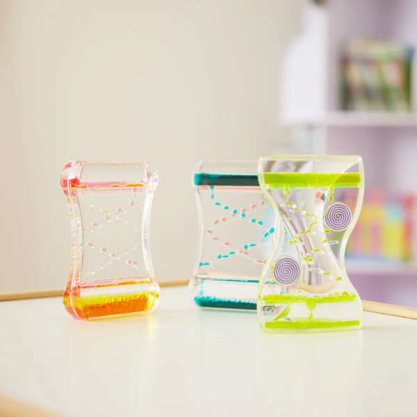 Alle 3 zig-zag sanse-timeglas samlet – sensorisk sæt til børn.

