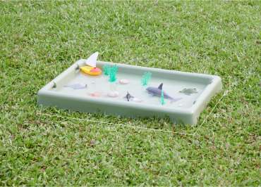 Bakke til lille tuff tray sanse-legebord