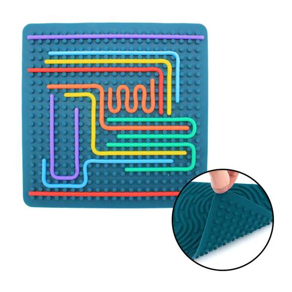 Sanse- og snørrebræt i brug – udvikler finmotorik, koncentration og mønstergenkendelse

