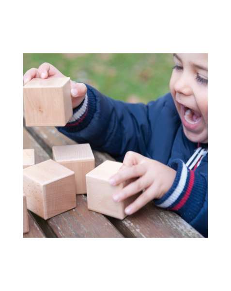 Lydterninger i træ til børn – læringslegetøj der styrker høre- og sanseudvikling.

