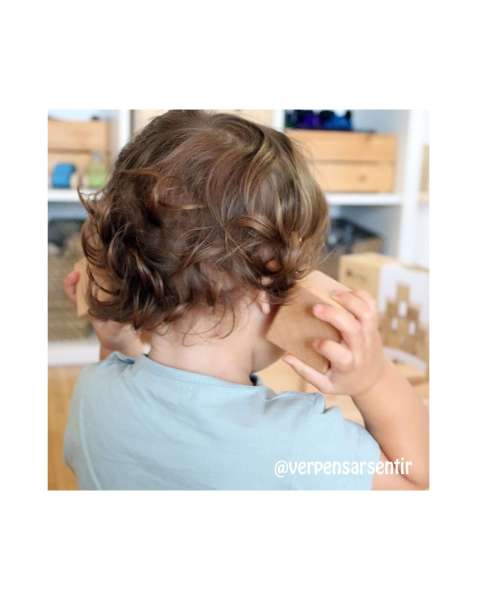 Sensoriske lydterninger fra Andreu Toys – træterninger der kan matches efter lyd.

