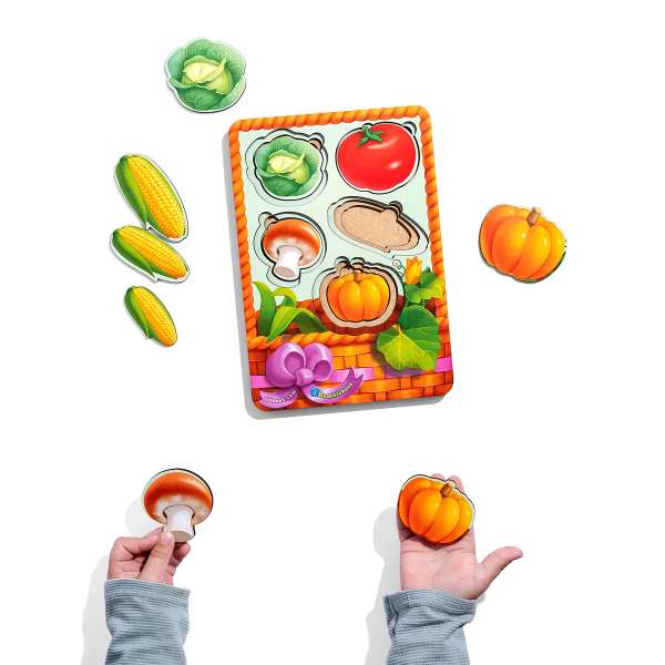 Træpuslespil grøntsager i kurv – stor puslespilsvariant til børn.


