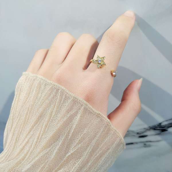 Fidgetring med stjerne og rhinsten