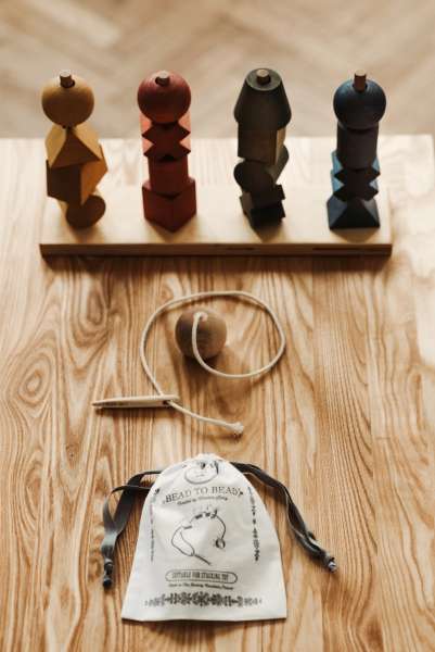 Regnbue stablelegetøj xl med snor og træ-nål