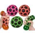 Squeeze ball i net