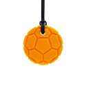 Orange ARK Soccer Ball tyggehalskæde med fodboldmønster – terapeutisk tyggeredskab til oral sansestimulering, mundmotorik og fokus.

