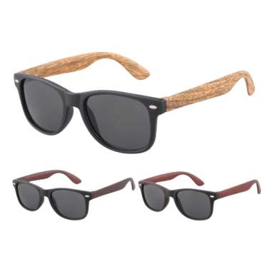 Børnesolbriller med trælook model 4033 i natur og mørkebrunt design – klassiske solbriller til børn med UV-beskyttelse og afskærmning mod skarpt sollys.

