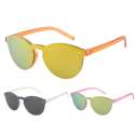 Moderne børnesolbriller model 4150 i sort, orange og pink – lette solbriller til børn med UV-beskyttelse og afskærmning mod skarpt sollys.


