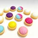 Mini Sticky Squishy Dumplings i assorterede farver og former – bløde kawaii squishies til taktil stimulering, sanselig leg, fokus og afslapning.

