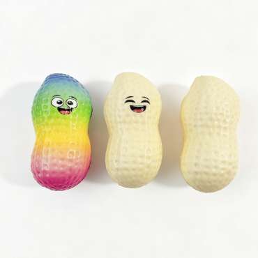 Squishy Peanut – blød slow-rise fidget formet som en jordnød med søde kawaii ansigter – squishy til sansestimulering, koncentration og uro i hænderne.

